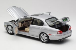 Jaguar X-Type Srebrn Maisto 1:18 7271328 Kovina – slika 5 od 8