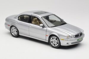Jaguar X-Type Srebrn Maisto 1:18 7271328 Kovina – slika 6 od 8