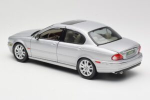 Jaguar X-Type Srebrn Maisto 1:18 7271328 Kovina – slika 7 od 8