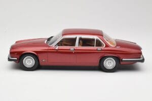 Jaguar XJ Series III Metallic Dark Red MCG 1:18 MCG18176 Kovina – slika 3 od 6