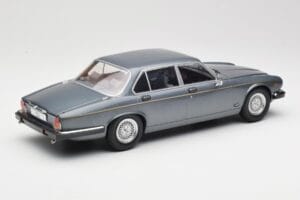 Jaguar XJ Series III Metallic Grey MCG 1:18 MCG18177 Kovina – slika 2 od 6