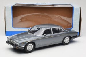 Jaguar XJ Series III Metallic Grey MCG 1:18 MCG18177 Kovina – slika 6 od 6