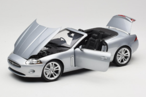 Jaguar XK X150 Kabriolet Srebrn Minichamps 1:18 153130533 Kovina – slika 2 od 8