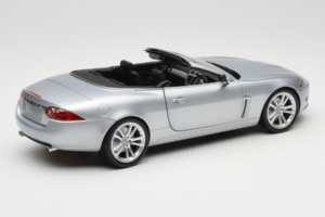 Jaguar XK X150 Kabriolet Srebrn Minichamps 1:18 153130533 Kovina – slika 3 od 8