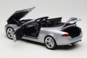 Jaguar XK X150 Kabriolet Srebrn Minichamps 1:18 153130533 Kovina – slika 5 od 8