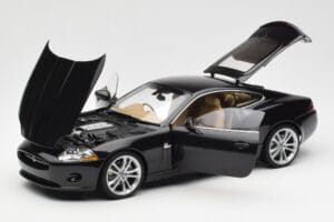 Jaguar XK-R X150 Midnight Črn AUTOart 1:18 73632 Kovina – slika 2 od 8
