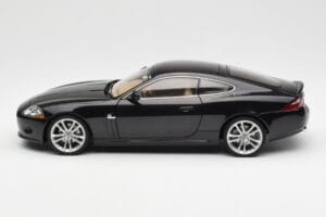 Jaguar XK-R X150 Midnight Črn AUTOart 1:18 73632 Kovina – slika 4 od 8