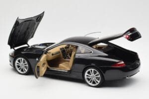 Jaguar XK-R X150 Midnight Črn AUTOart 1:18 73632 Kovina – slika 5 od 8