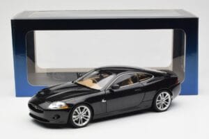 Jaguar XK-R X150 Midnight Črn AUTOart 1:18 73632 Kovina – slika 8 od 8