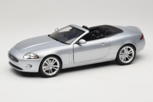 Jaguar XK X150 Kabriolet Srebrna Minichamps 1:18 150130531 Kovina
