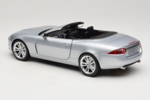 Jaguar XK X150 Kabriolet Srebrna Minichamps 1:18 150130531 Kovina – slika 7 od 8