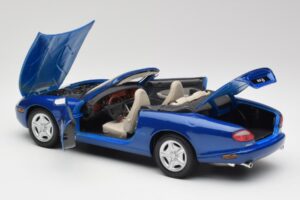 Jaguar XK8 X100 Kabriolet Azure Modra Maisto 1:18 50286 Kovina – slika 5 od 8