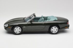 Jaguar XK8 X100 Kabriolet British Racing Zelen Maisto 1:18 50285 Kovina – slika 4 od 8