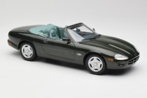 Jaguar XK8 X100 Kabriolet British Racing Zelen Maisto 1:18 50285 Kovina – slika 6 od 8