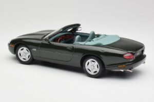 Jaguar XK8 X100 Kabriolet British Racing Zelen Maisto 1:18 50285 Kovina – slika 7 od 8