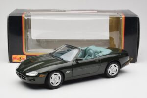 Jaguar XK8 X100 Kabriolet British Racing Zelen Maisto 1:18 50285 Kovina – slika 8 od 8