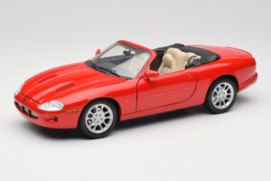 Jaguar XKR X100 Rdeč Maisto 1:18 50330 Kovina