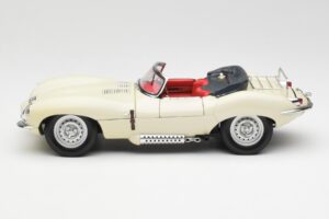 Jaguar XKSS Kremna AUTOart 1:18 73512 Kovina – slika 4 od 8