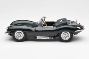 Jaguar XKSS Steve McQueen Personal Car AUTOart 1:18 73526 Kovina – slika 4 od 8