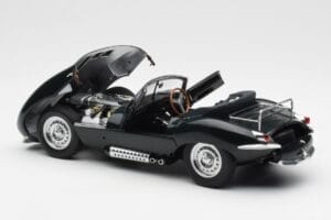 Jaguar XKSS Steve McQueen Personal Car AUTOart 1:18 73526 Kovina – slika 5 od 8