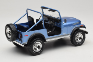 Jeep CJ-7 Laredo Modra MCG 1:18 MCG18553 Kovina – slika 2 od 6