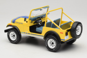 Jeep CJ-7 Renegade Rumena MCG 1:18 MCG18552 Kovina – slika 5 od 6