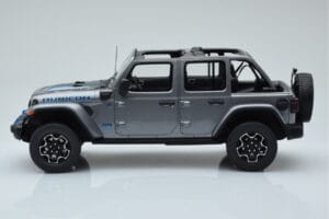 Jeep Wrangler 4xe Srebrn GT Spirit 1:18 GT419 Smola – slika 3 od 6