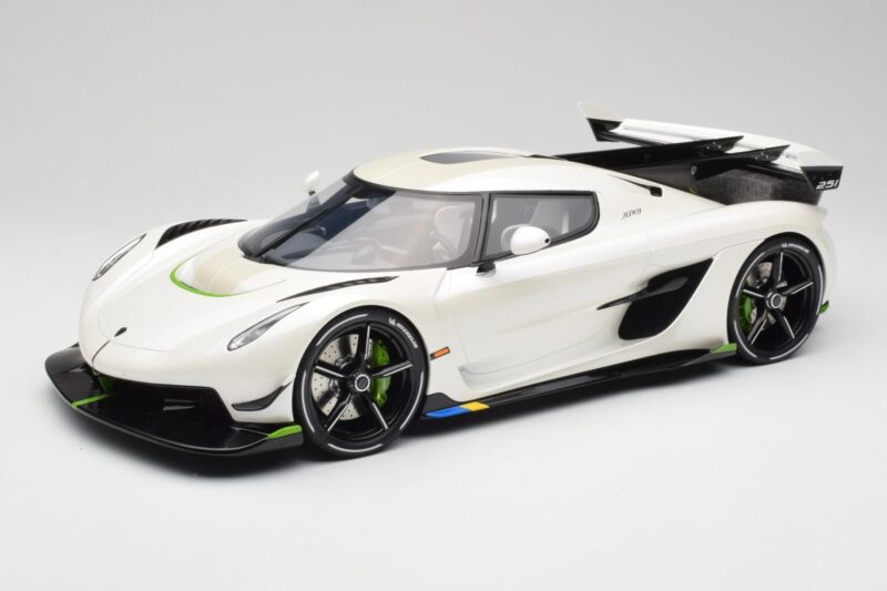 Koenigsegg Jesko Attack Crystal White Pearl GT Spirit 1:12 GT501 Smola