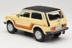 Lada Niva 2121 California Bež MCG 1:18 MCG18004 Kovina – slika 5 od 6