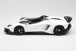 Lamborghini Aventador J Bel AUTOart 1:18 74674 Kovina – slika 4 od 8