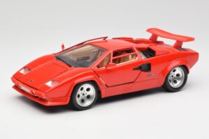 Lamborghini Countach Rdeč Bburago 1:18 3047-M1 Kovina