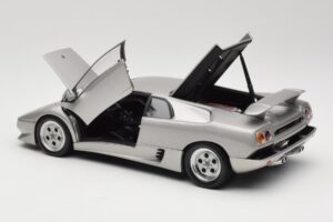 Lamborghini Diablo Srebrn AUTOart 1:18 70071 Kovina – slika 5 od 8
