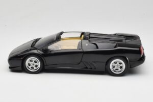 Lamborghini Diablo Roadster Črn AUTOart 1:18 70093-R1 Kovina – slika 5 od 10
