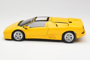 Lamborghini Diablo Roadster Rumen AUTOart 1:18 70092 Kovina – slika 4 od 8