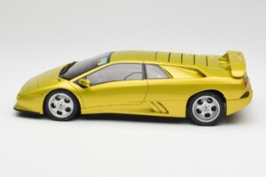 Lamborghini Diablo SE30 Anniversary Edition Rumen Spyder AUTOart 1:18 79157 Kovina – slika 4 od 8