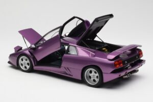 Lamborghini Diablo SE30 Jota Metallic Vijolična AUTOart 1:18 79142 Kompozit – slika 5 od 8