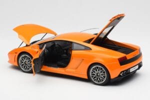 Lamborghini Gallardo LP560-4 Oranžna AUTOart 1:18 74593 Kovina – slika 5 od 8