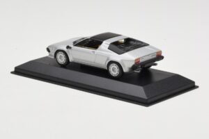 Lamborghini Jalpa Srebrn Minichamps 1:43 400103601 Kovina – slika 3 od 4