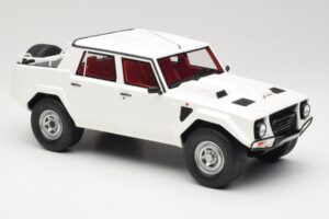 Lamborghini LM002 Bela Kyosho 1:18 GTS18508W Smola – slika 4 od 6