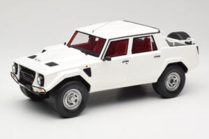 Lamborghini LM002 Bela Kyosho 1:18 GTS18508W Smola