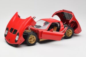 Lamborghini Miura Rdeč Anson 1:18 30302 Kovina – slika 2 od 8