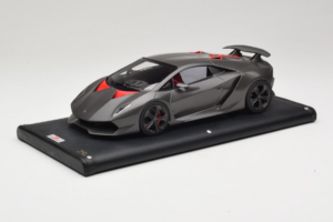 Lamborghini Sesto Elemento Matte Black MR Collection 1:18 LAMB054 Smola – slika 2 od 6
