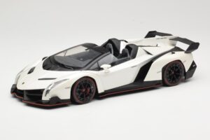 Lamborghini Veneno Roadster Bel Z Rdečo Črto Kyosho 1:18 C09502W Kovina
