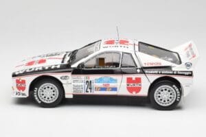 Lancia 037 #1 G. Cunico / E. Bartolich Targa Florio Winner 1983 Kyosho 1:18 08302H Kovina – slika 4 od 8