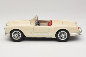 Lancia Aurelia B24 Spider Bež Bburago 1:18 3010-M2 Kovina – slika 4 od 8