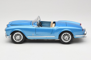 Lancia Aurelia B24 Spider Modra Bburago 1:18 3010-M1 Kovina – slika 4 od 8