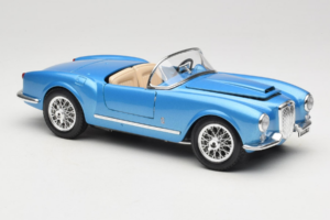 Lancia Aurelia B24 Spider Modra Bburago 1:18 3010-M1 Kovina – slika 6 od 8