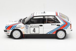 Lancia Delta HF 4WD #4 M. Alen / I. Kivimaki Martini Rally 1000 Lakes 1987 Kyosho 1:18 08960B Kovina – slika 4 od 8