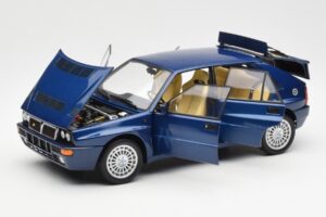 Lancia Delta HF Integrale Evo II Modra Kyosho 1:18 08341BL Kovina – slika 2 od 8