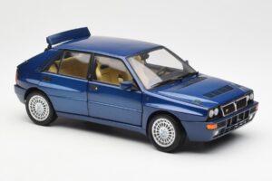Lancia Delta HF Integrale Evo II Modra Kyosho 1:18 08341BL Kovina – slika 6 od 8